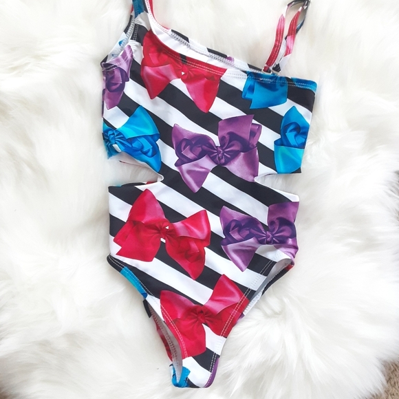 Girls Jojo Siwa Brand New One Piece Swimsuit 6x - Picture 1 of 7